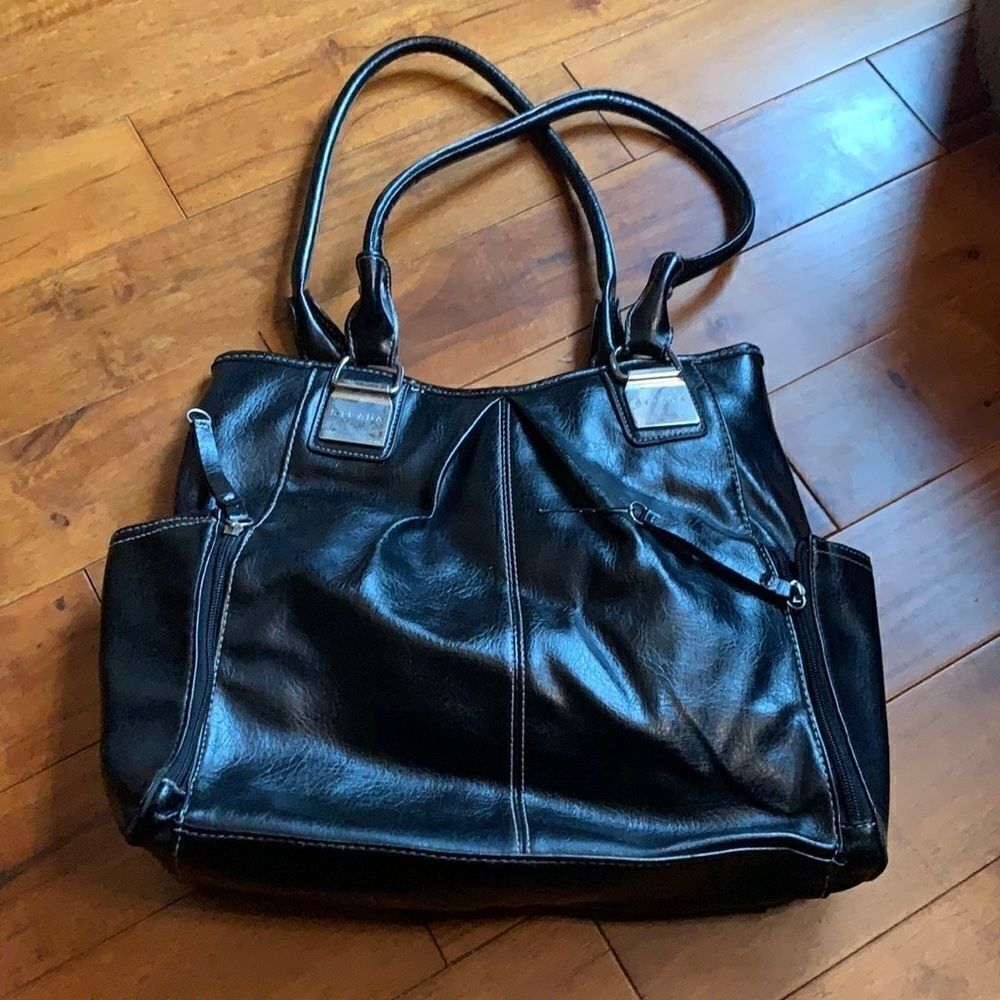 Strada black shoulder bag with silver hardware